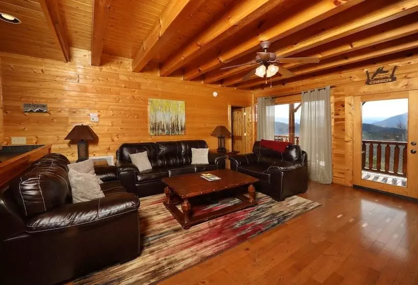 Ridgetop Theatre Lodge   Six Bedroom Cabin
