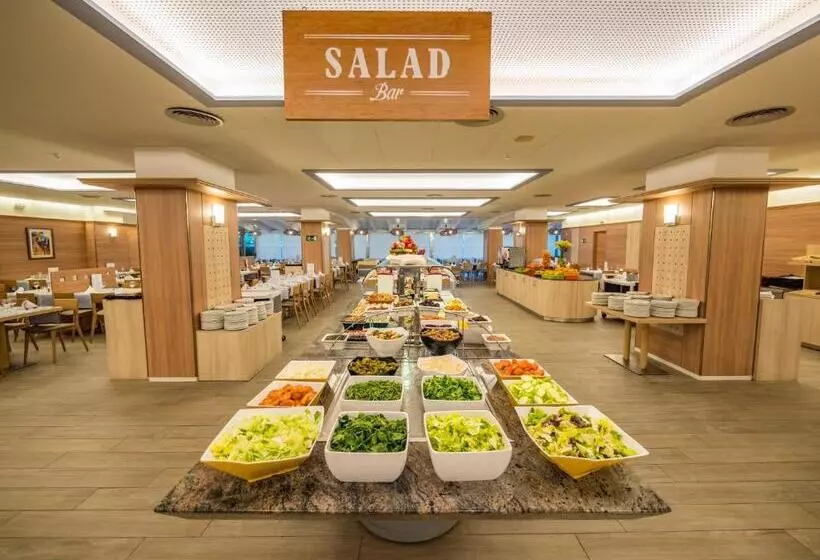 Golden Avenida Family Suites 4