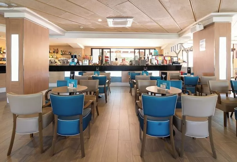 Golden Avenida Family Suites 4
