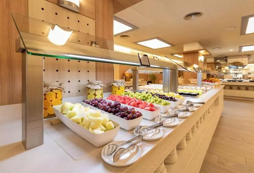 Golden Avenida Family Suites 4