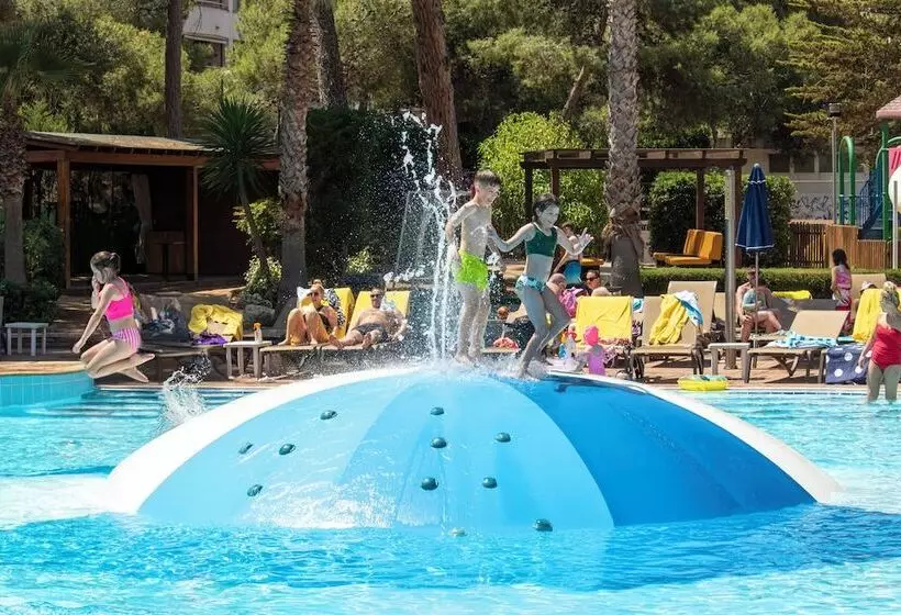 Golden Avenida Family Suites 4