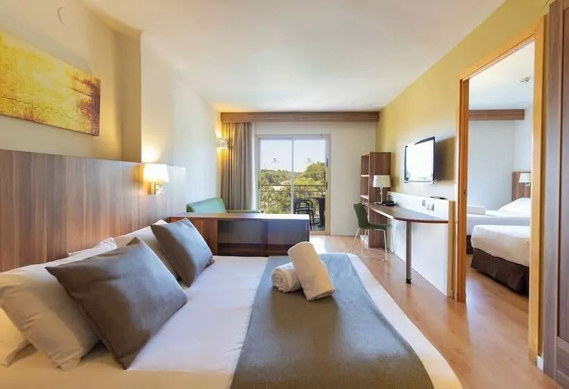 Golden Avenida Family Suites 4