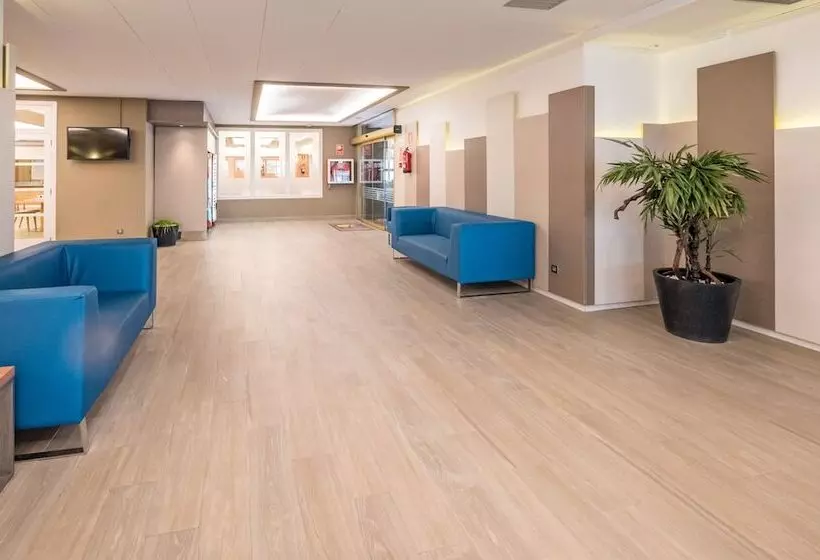 Golden Avenida Family Suites 4