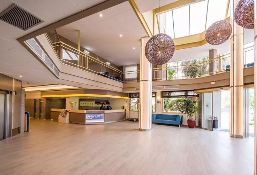 Golden Avenida Family Suites 4