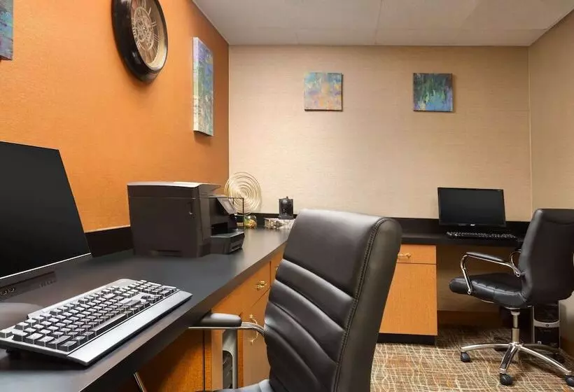 בית מלון כפרי Country Inn & Suites By Radisson, Wolfchasememphis, Tn