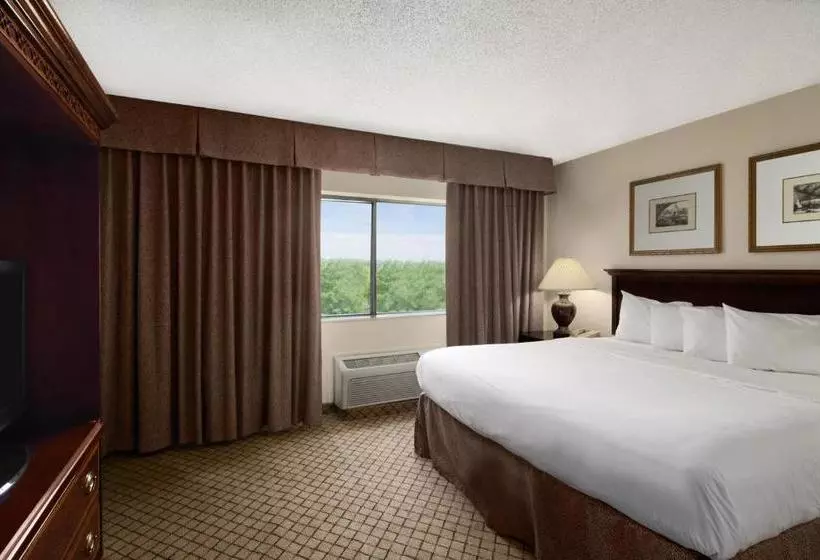 Otel Days Inn & Suites By Wyndham Omaha Ne