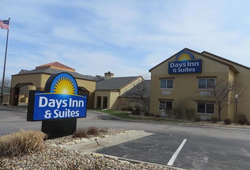 هتل Days Inn & Suites By Wyndham Omaha Ne