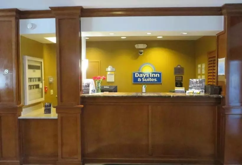 Otel Days Inn & Suites By Wyndham Omaha Ne