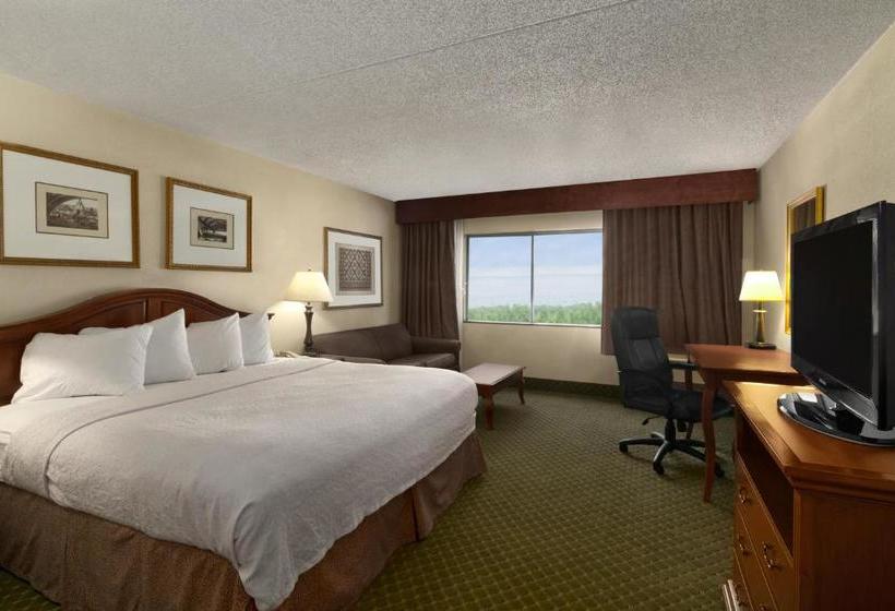 هتل Days Inn & Suites By Wyndham Omaha Ne