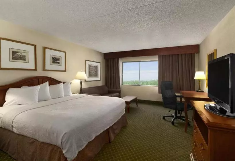 Otel Days Inn & Suites By Wyndham Omaha Ne
