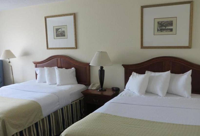 هتل Days Inn & Suites By Wyndham Omaha Ne