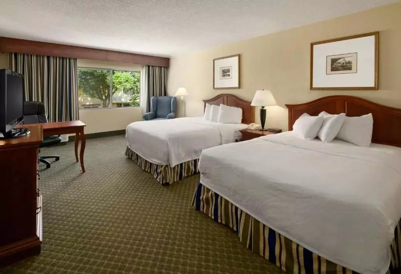 Otel Days Inn & Suites By Wyndham Omaha Ne