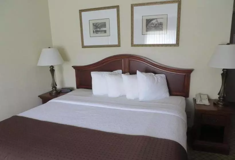 Otel Days Inn & Suites By Wyndham Omaha Ne