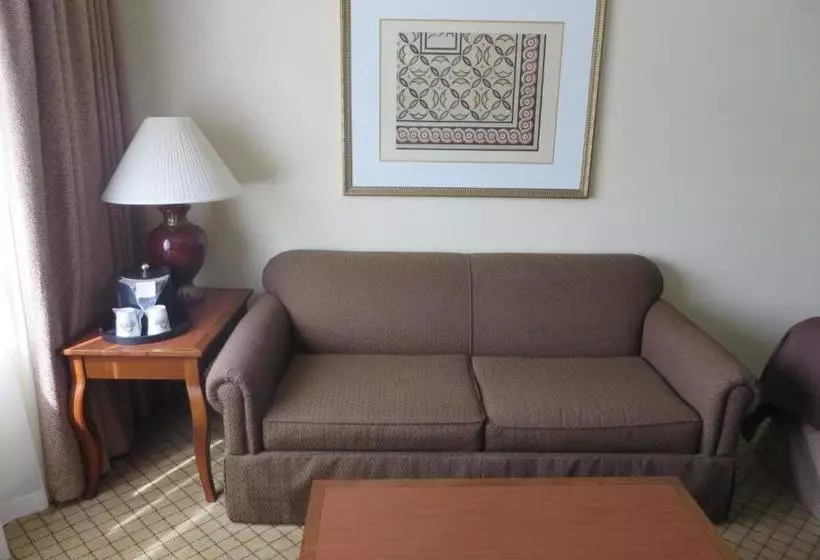 Otel Days Inn & Suites By Wyndham Omaha Ne