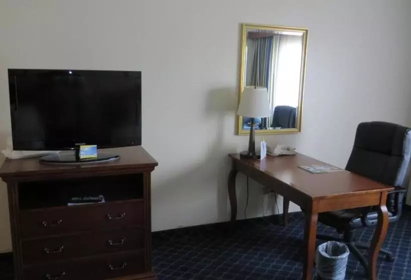 Otel Days Inn & Suites By Wyndham Omaha Ne