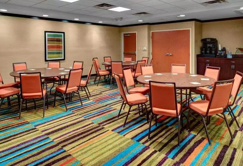 ホテル Fairfield Inn & Suites By Marriott Anniston Oxford