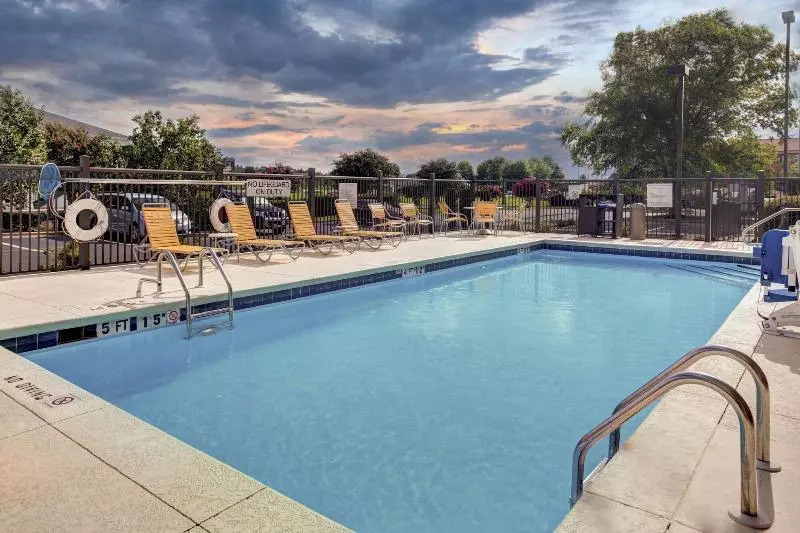 בית מלון כפרי Fairfield Inn & Suites By Marriott Anniston Oxford