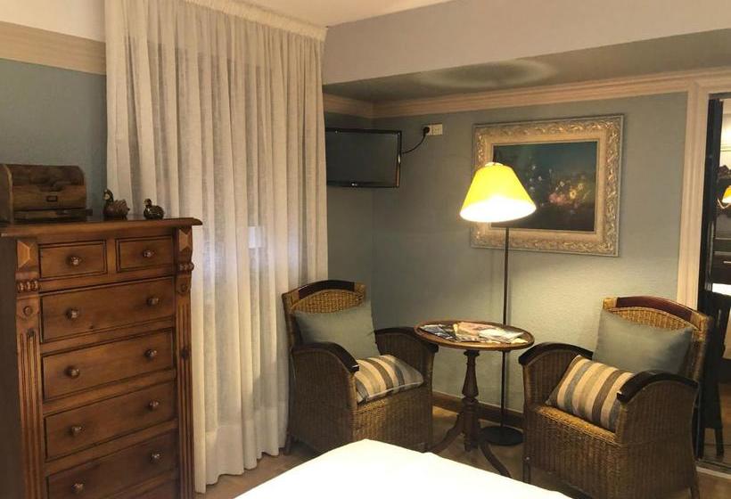 Отель Hostal Arostegui