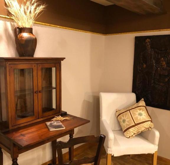 Отель Hostal Arostegui