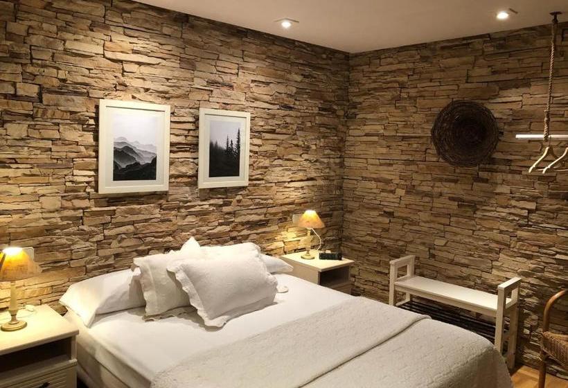 Отель Hostal Arostegui