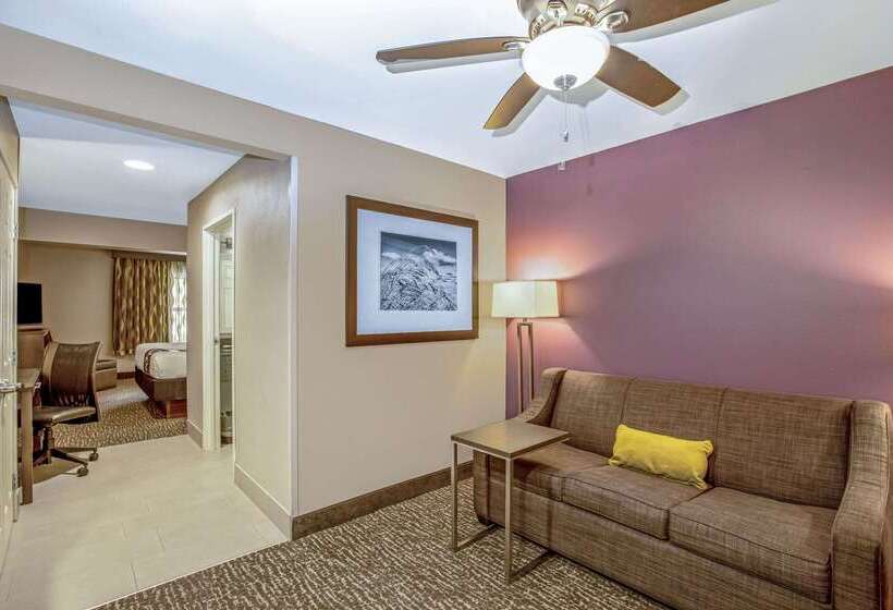 فندق La Quinta By Wyndham Kearney