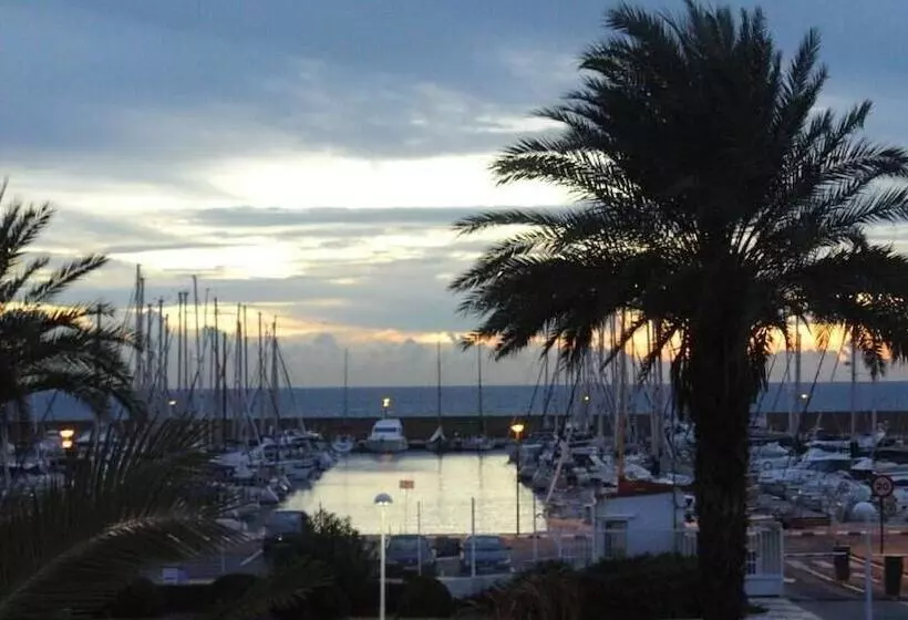 فندق Playa Canet