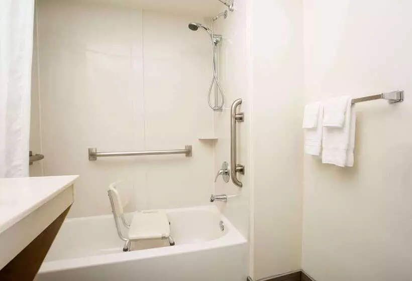 בית מלון כפרי Wingate By Wyndham Raleigh Durham / Airport