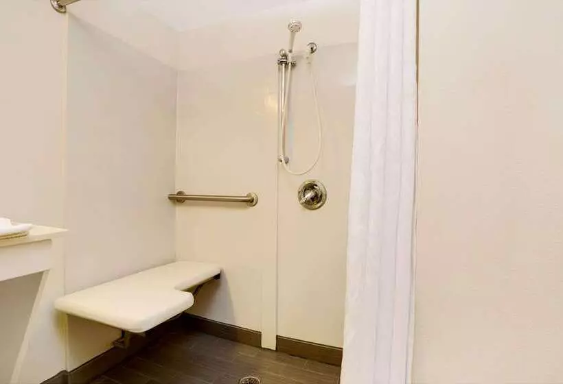 בית מלון כפרי Wingate By Wyndham Raleigh Durham / Airport