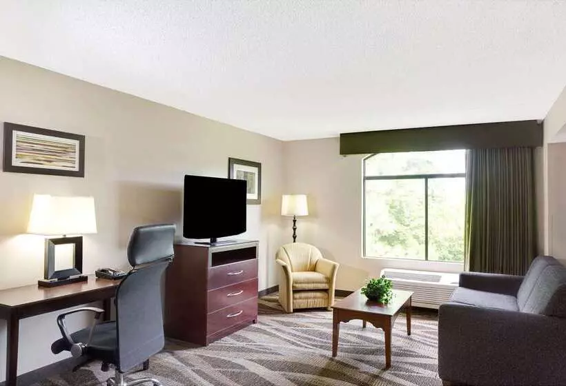 בית מלון כפרי Wingate By Wyndham Raleigh Durham / Airport