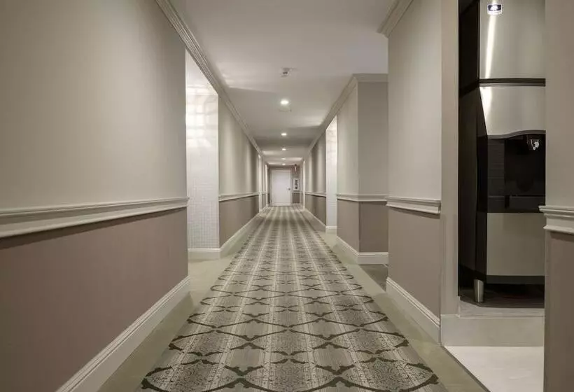 Woodcrest Hotel Cupertino