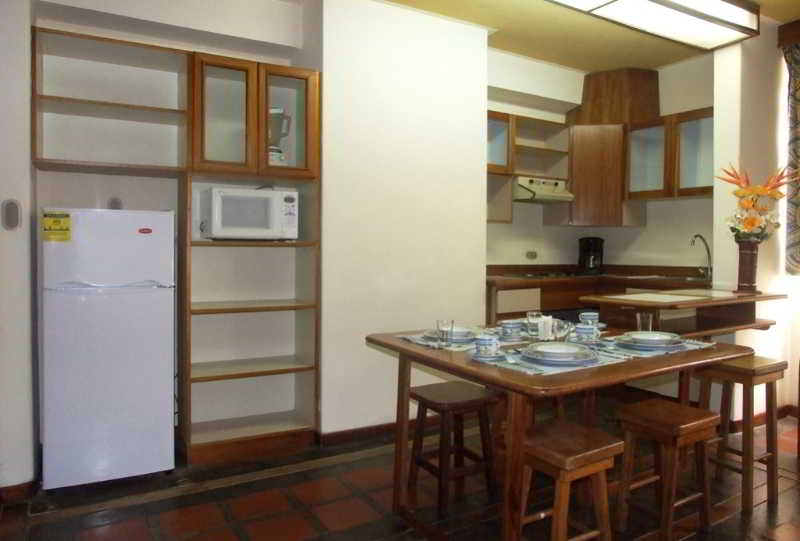 Howard Johnson Hotel Tinajero 