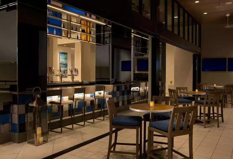 Курорт Hilton Orlando Buena Vista Palace   Disney Springs® Area