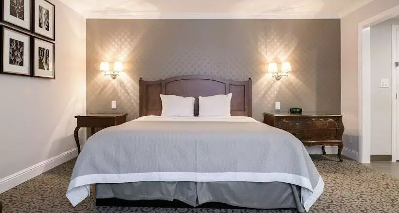 Woodcrest Hotel Cupertino