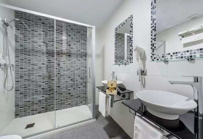 فندق فئة نجمة واحدة Vibra Lei Ibiza - Adults Only