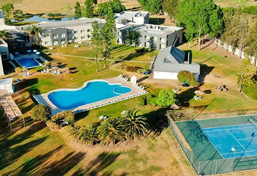 Hotel Wyndham Garden Campana