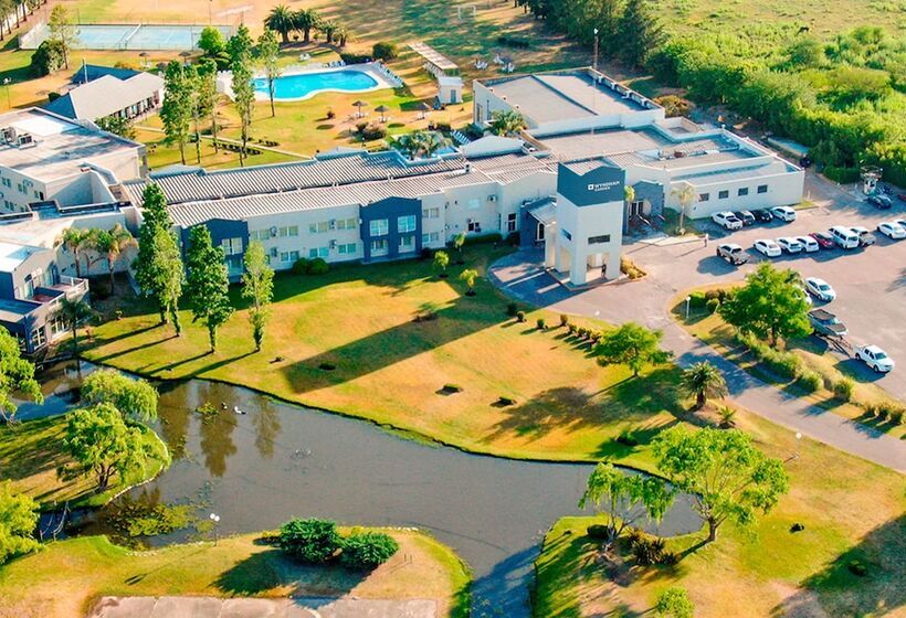 Отель Wyndham Garden Campana