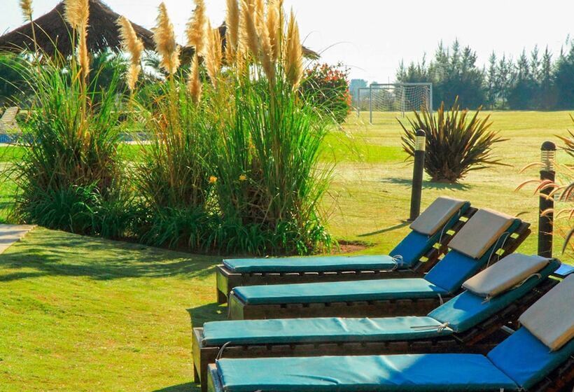 Отель Wyndham Garden Campana