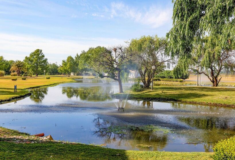 Отель Wyndham Garden Campana