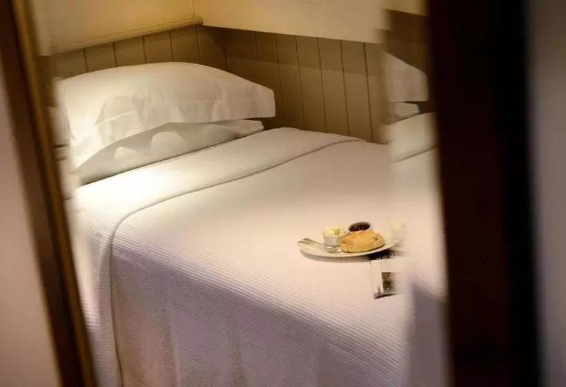 ホテル Clare House