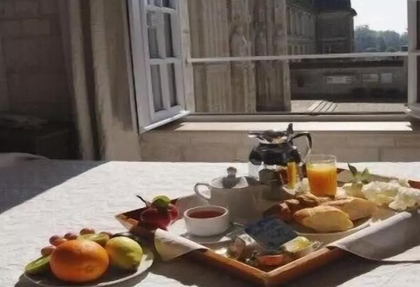 هتل Hôtel Jean De Bruges