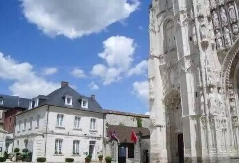 هتل Hôtel Jean De Bruges