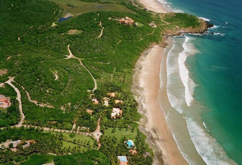 فندق Las Alamandas