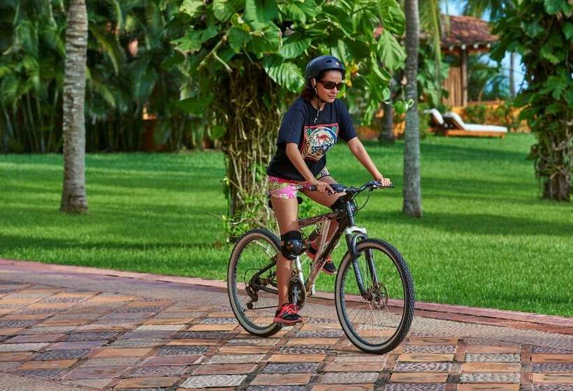 فندق Las Alamandas