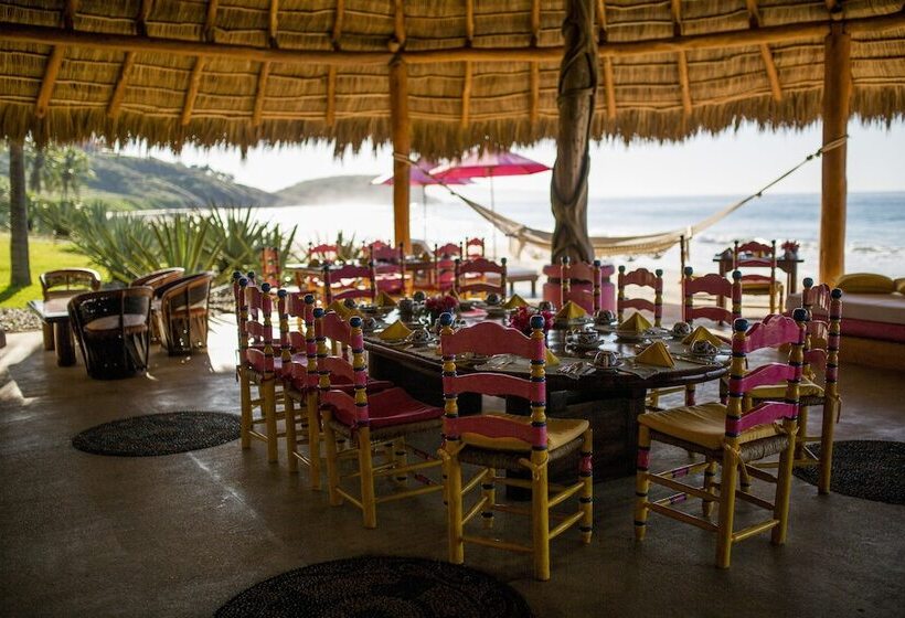 فندق Las Alamandas