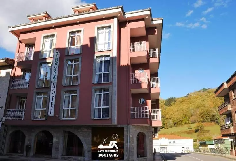 هتل Los Acebos Cangas