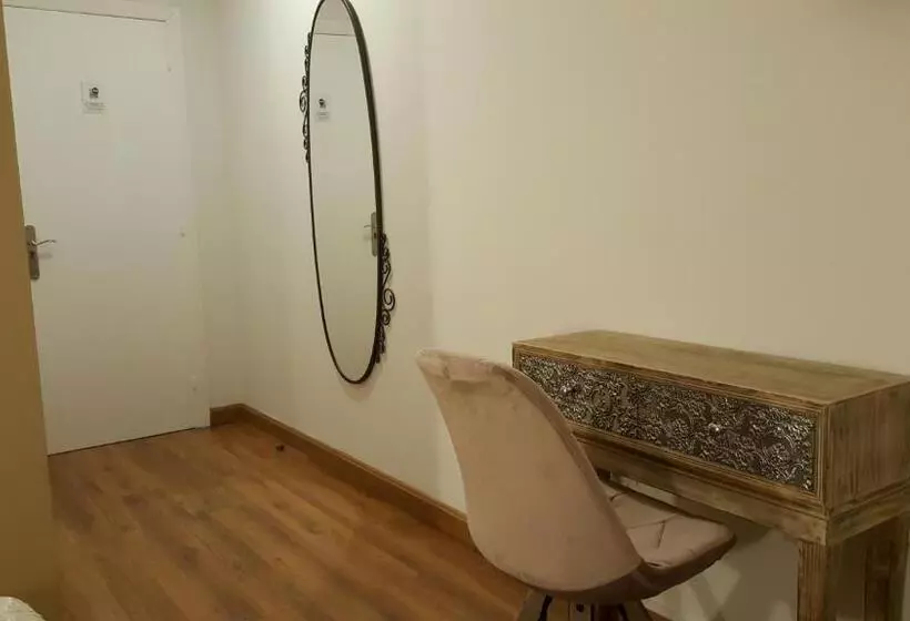 هتل Los Acebos Cangas