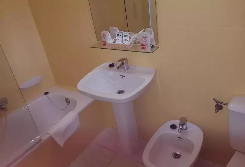 هتل Los Acebos Cangas