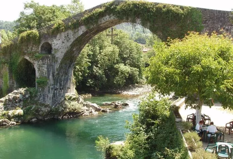 هتل Los Acebos Cangas