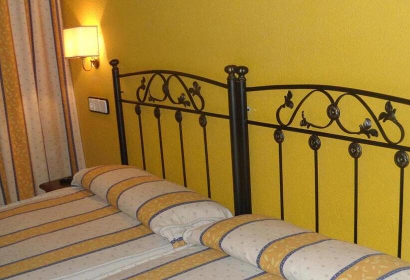 Отель Los Hidalgos