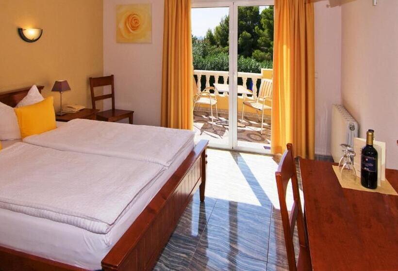 בית מלון כפרי Montemar